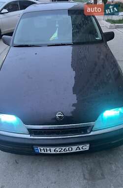 Седан Opel Omega 1992 в Одессе