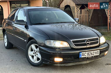 Седан Opel Omega 2001 в Киверцах