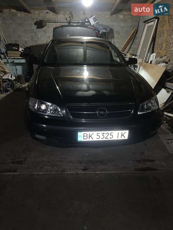 Opel Omega 2000