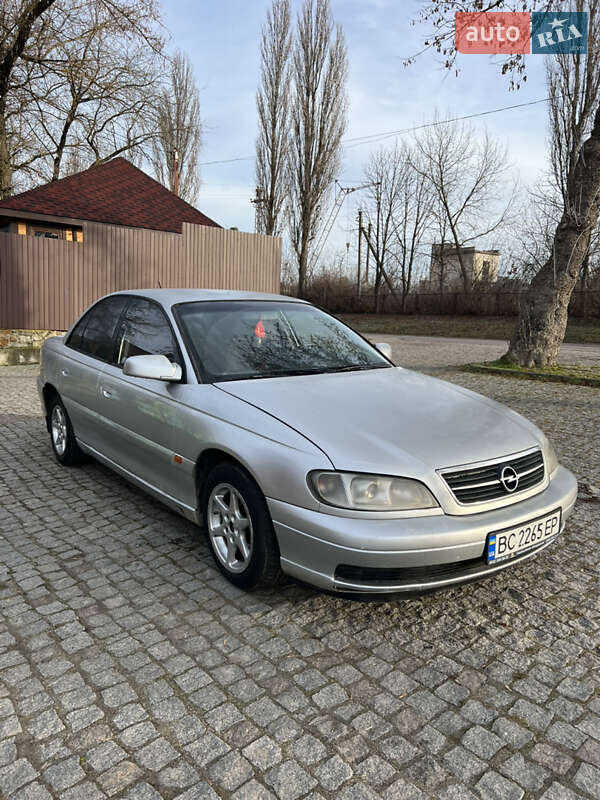 Opel Omega 2000