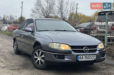 Седан Opel Omega 1998 в Киеве