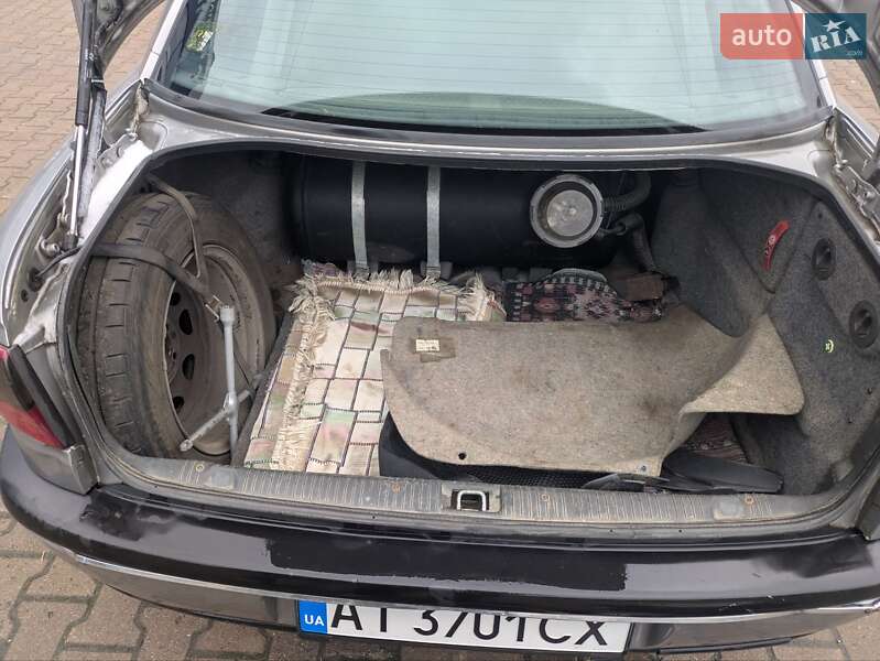 Седан Opel Omega 1995 в Івано-Франківську