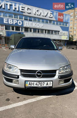 Седан Opel Omega 1999 в Славянске