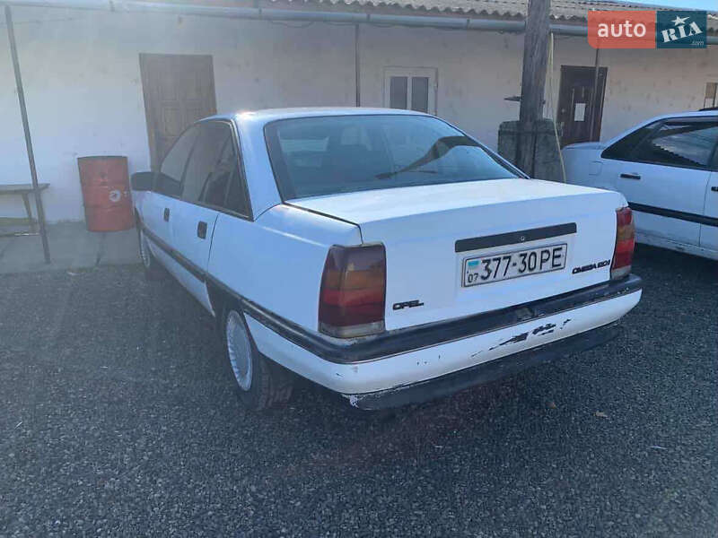 Седан Opel Omega 1988 в Вишкові