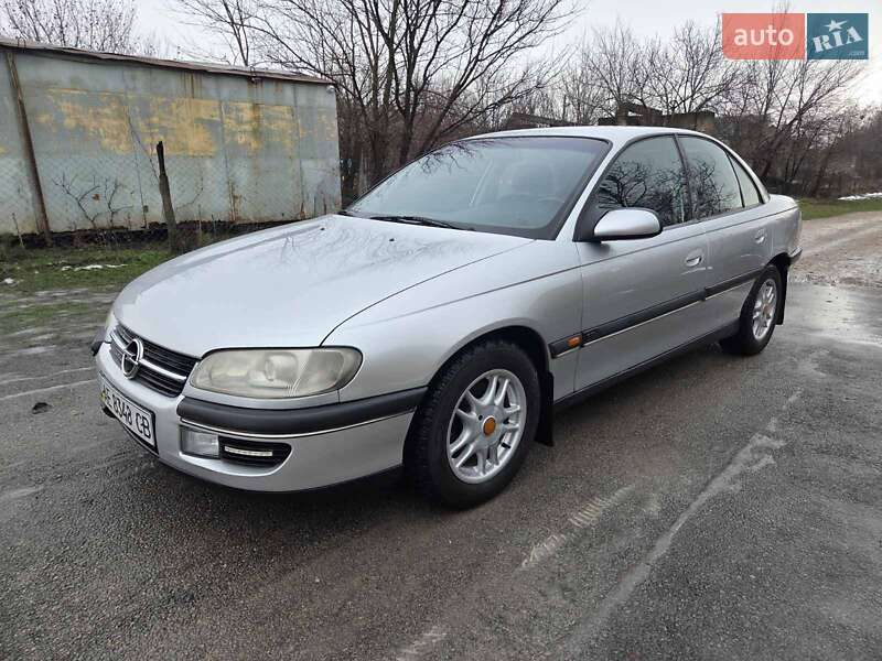 Седан Opel Omega 1998 в Каменском