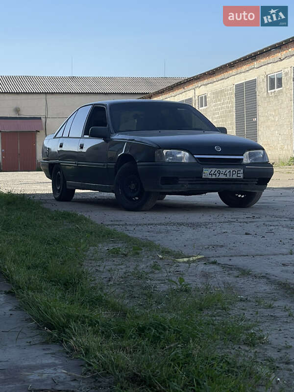 Седан Opel Omega 1989 в Виноградове