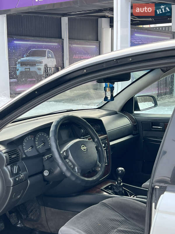 Седан Opel Omega 1999 в Ровно