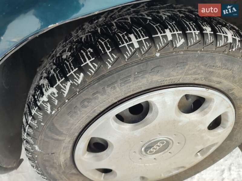 Седан Opel Omega 1995 в Изяславе