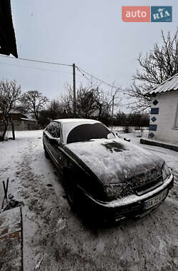 Седан Opel Omega 1988 в Новоукраинке