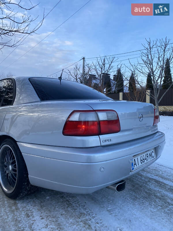 Седан Opel Omega 2000 в Полтаве