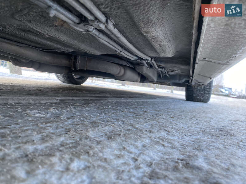 Седан Opel Omega 2000 в Полтаве