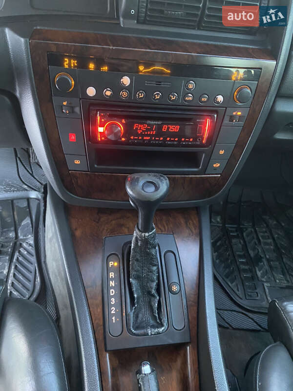 Седан Opel Omega 2000 в Полтаве