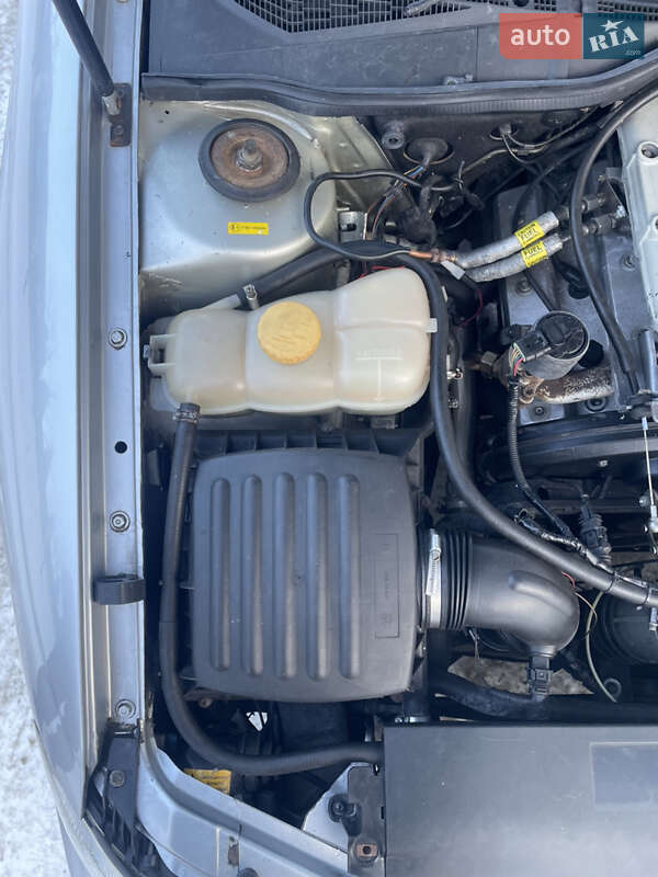 Седан Opel Omega 2000 в Полтаве