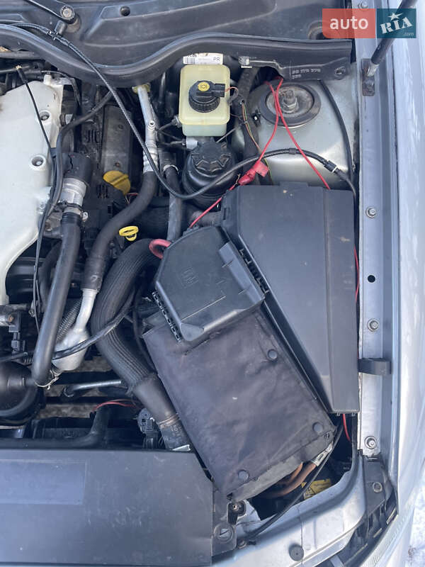 Седан Opel Omega 2000 в Полтаве