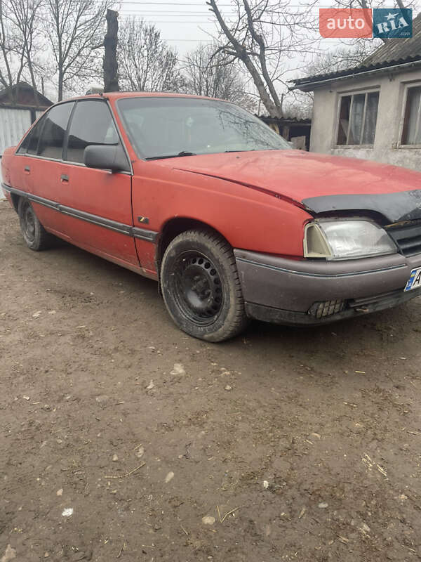 Седан Opel Omega 1987 в Тлумаче