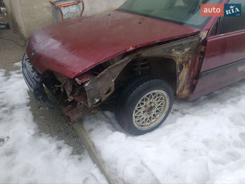 Седан Opel Omega 1989 в Черновцах