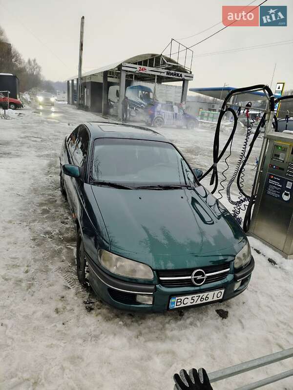 Седан Opel Omega 1995 в Львове
