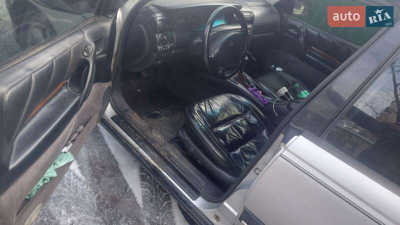 Седан Opel Omega 1996 в Одессе