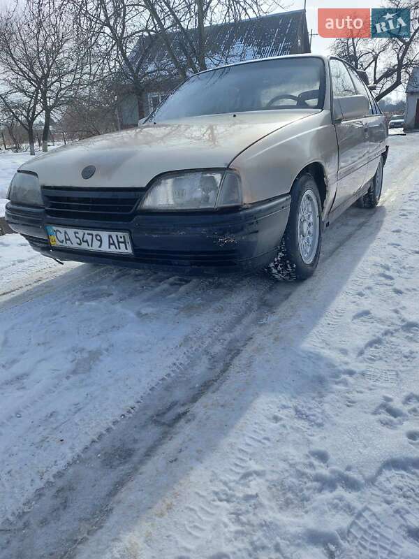 Седан Opel Omega 1987 в Владимире
