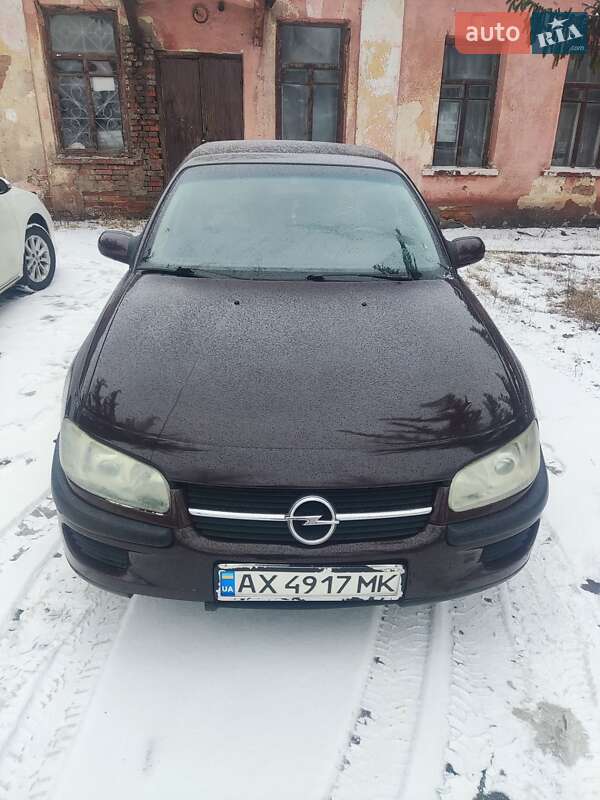 Седан Opel Omega 1995 в Люботине
