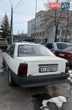 Седан Opel Omega 1986 в Києві