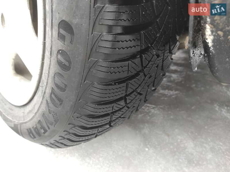 Седан Opel Omega 1995 в Тетієві