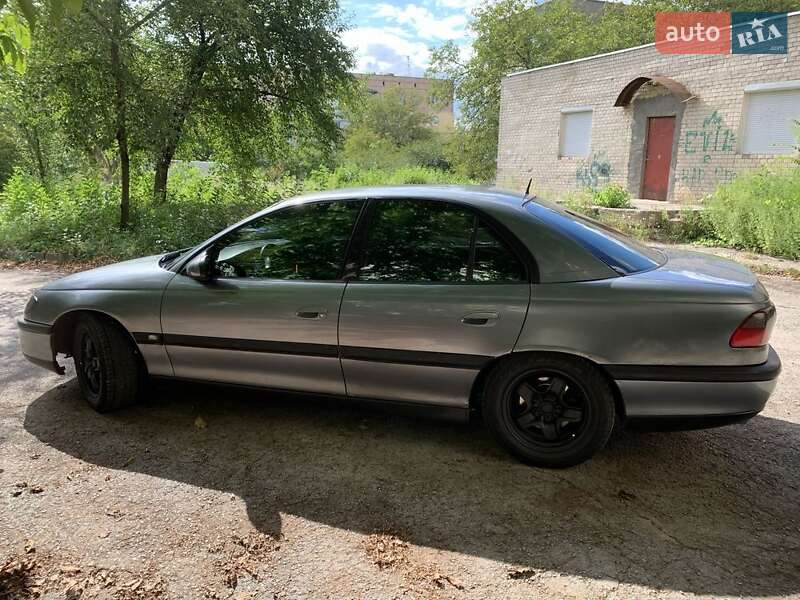 Седан Opel Omega 1997 в Каменец-Подольском