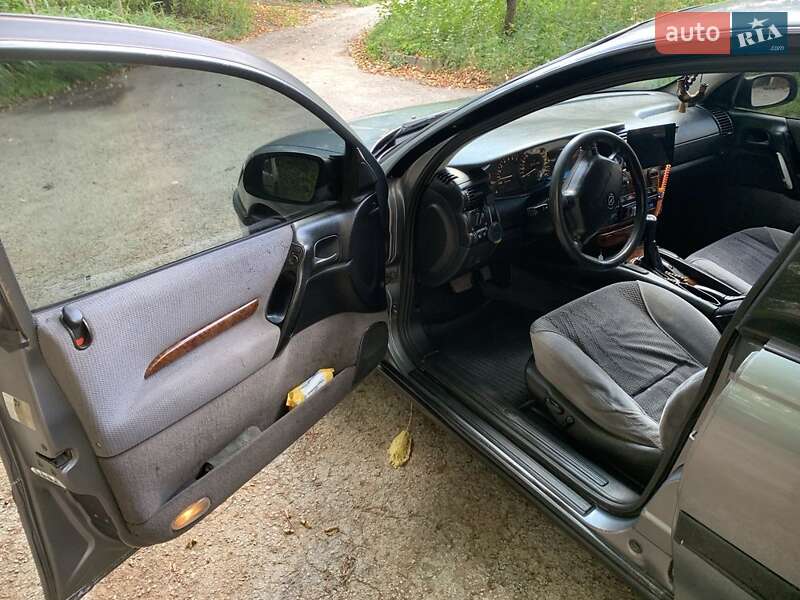Седан Opel Omega 1997 в Каменец-Подольском
