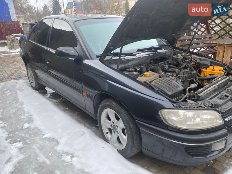 Седан Opel Omega 1998 в Чернівцях