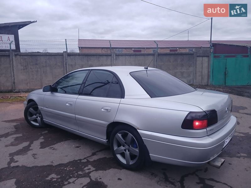Седан Opel Omega 2002 в Новомиргороде