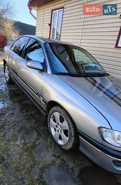 Седан Opel Omega 1995 в Рівному