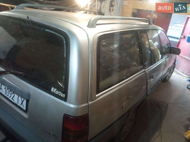 Универсал Opel Omega 1987 в Смеле