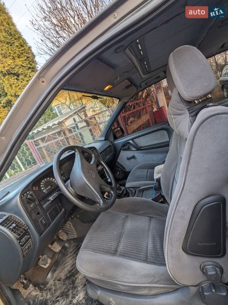 Седан Opel Omega 1988 в Ровно