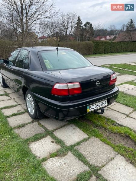 Opel Omega 2000