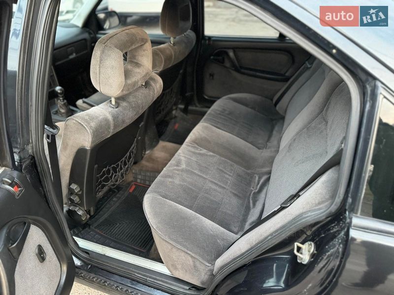 Седан Opel Omega 1992 в Дніпрі