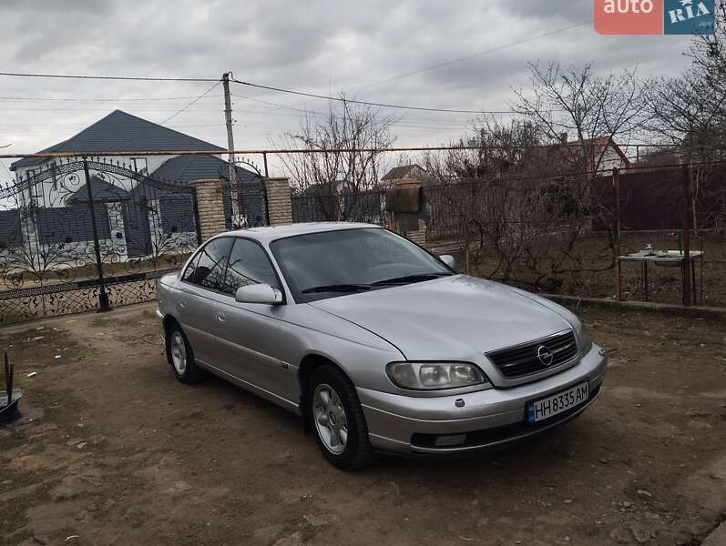Седан Opel Omega 2000 в Великодолинском