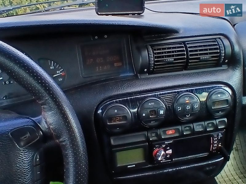 Седан Opel Omega 1998 в Олевську