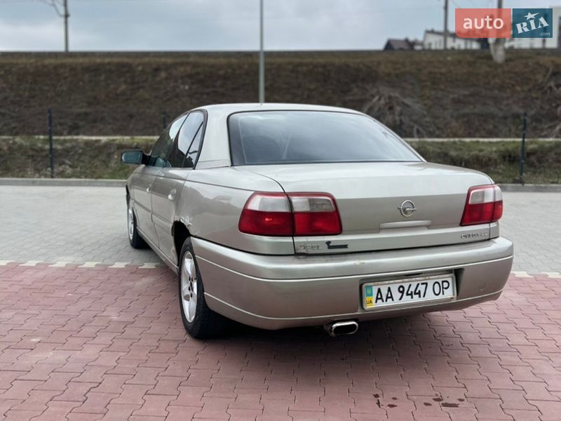 Седан Opel Omega 2002 в Ирпене