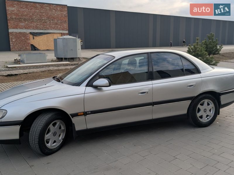 Седан Opel Omega 1996 в Хмельницком