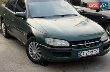 Седан Opel Omega 1995 в Киеве