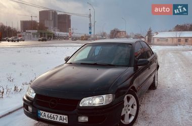 Седан Opel Omega 1997 в Киеве