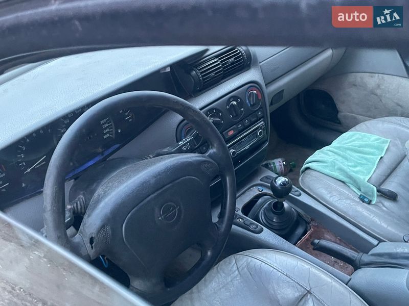 Седан Opel Omega 1995 в Вітовському районі