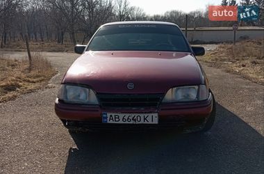 Седан Opel Omega 1988 в Ямполе