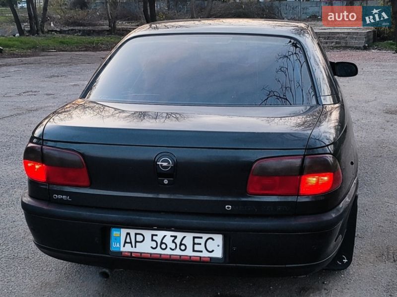 Седан Opel Omega 1999 в Запоріжжі