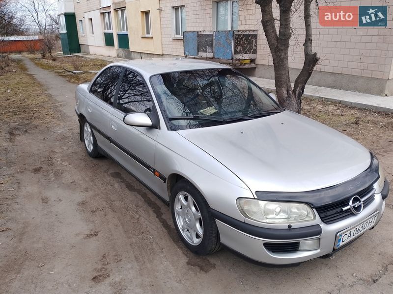 Седан Opel Omega 1997 в Корсуне-Шевченковском