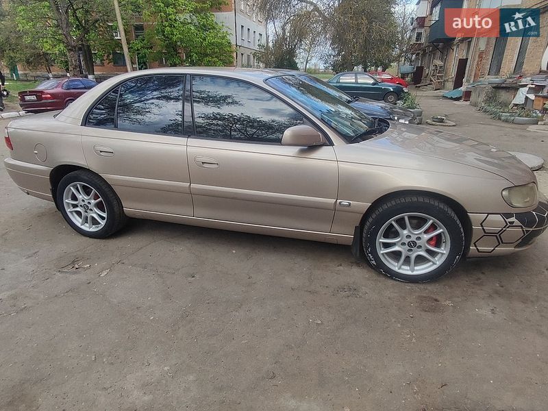 Opel Omega 2000