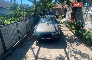 Седан Opel Omega 1988 в Заставной
