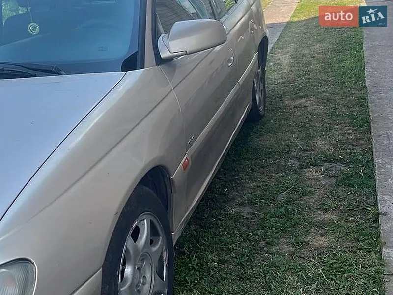 Opel Omega 2000