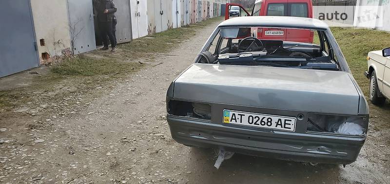 Седан Opel Rekord 1986 в Ивано-Франковске