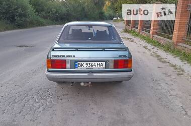 Седан Opel Rekord 1986 в Ровно